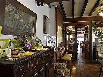 Ramuntcho Hostel *