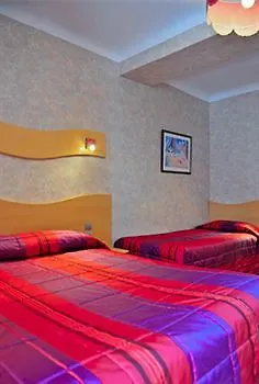 Ramuntcho Hostel *